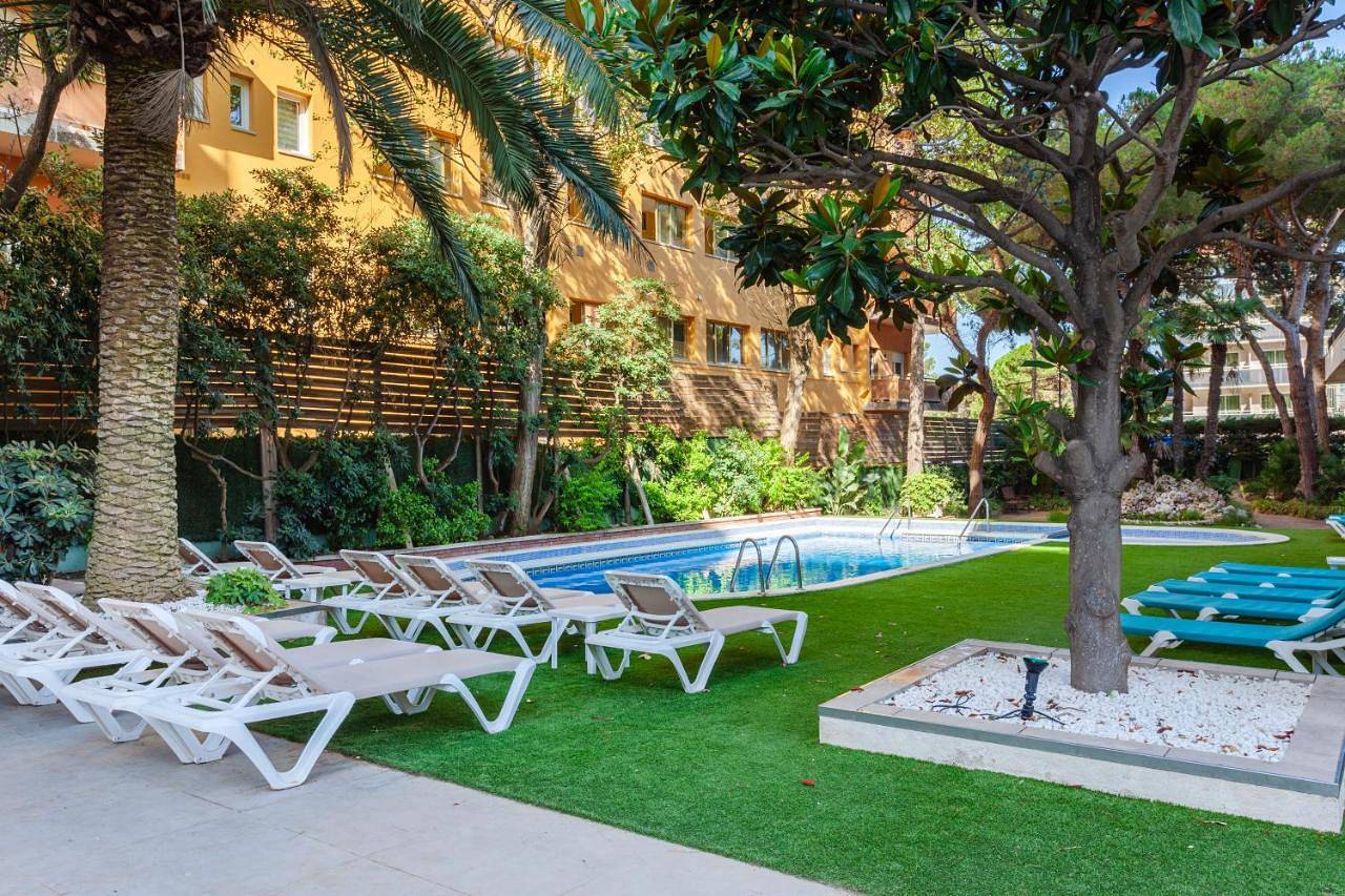Single Room with Sea View in Els Pins Blanes, Blanes