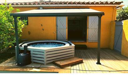 Maison d’hôte pour 2 personnes, avec jardin et vue ainsi que terrasse et piscine à Pia