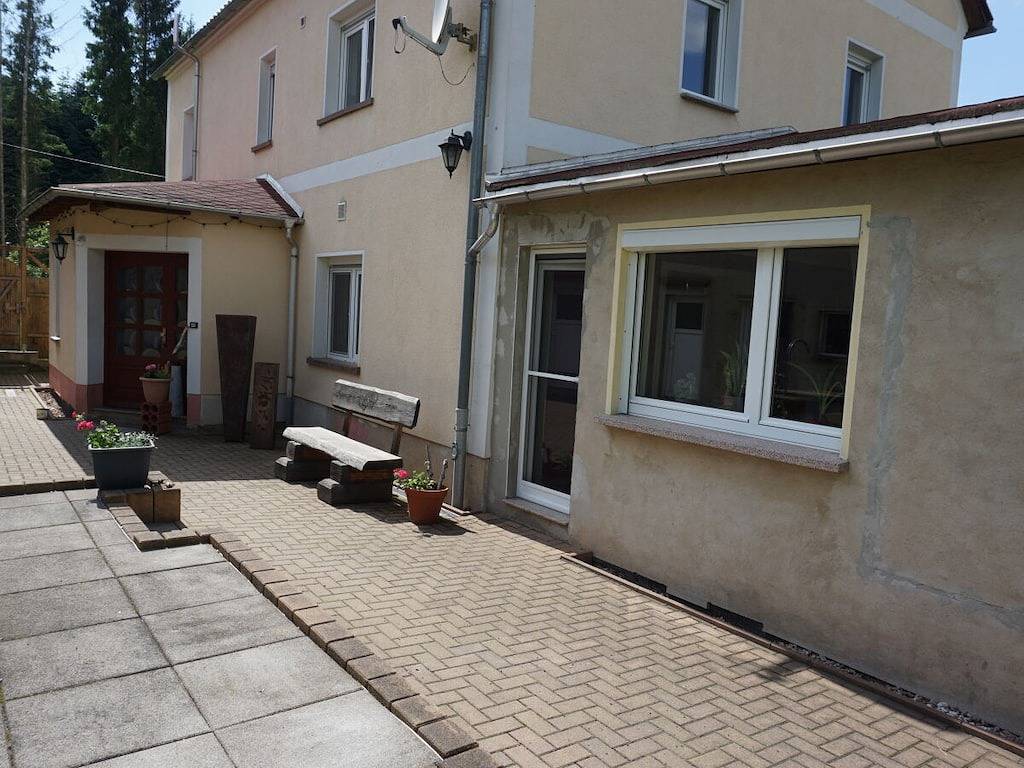 Ferienwohnung mit 1 Schlafzimmer in Rossau, Chemnitz und Umgebung