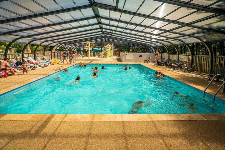 Camping pour 6 personnes, avec terrasse