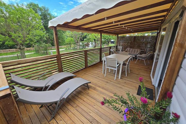 Location de vacances pour 8 personnes à Saint-Lager-Bressac