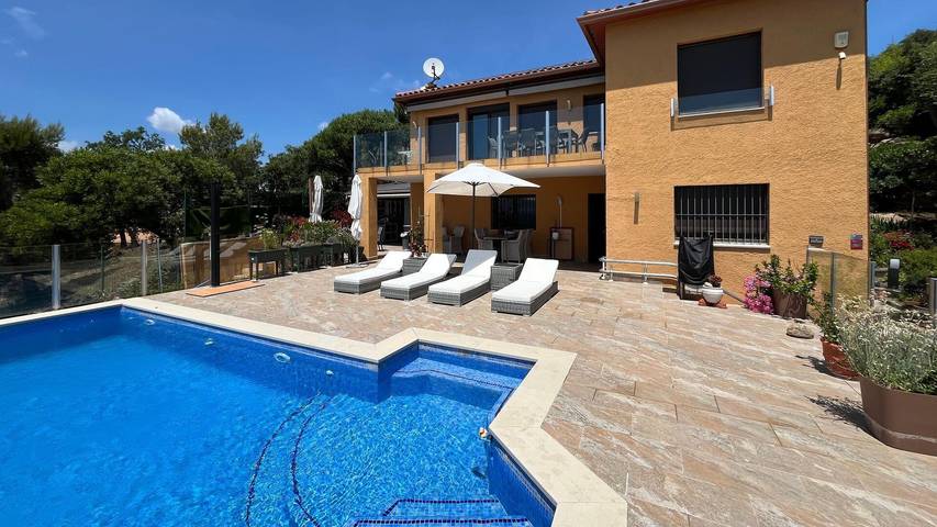 Villa 'Costacabana - Vistamar' mit Meerblick, privatem Pool und WLAN in Roca Grossa, Lloret de Mar