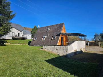 Maison de campagne pour 4 personnes, avec terrasse ainsi que vue et jardin à Pouzac