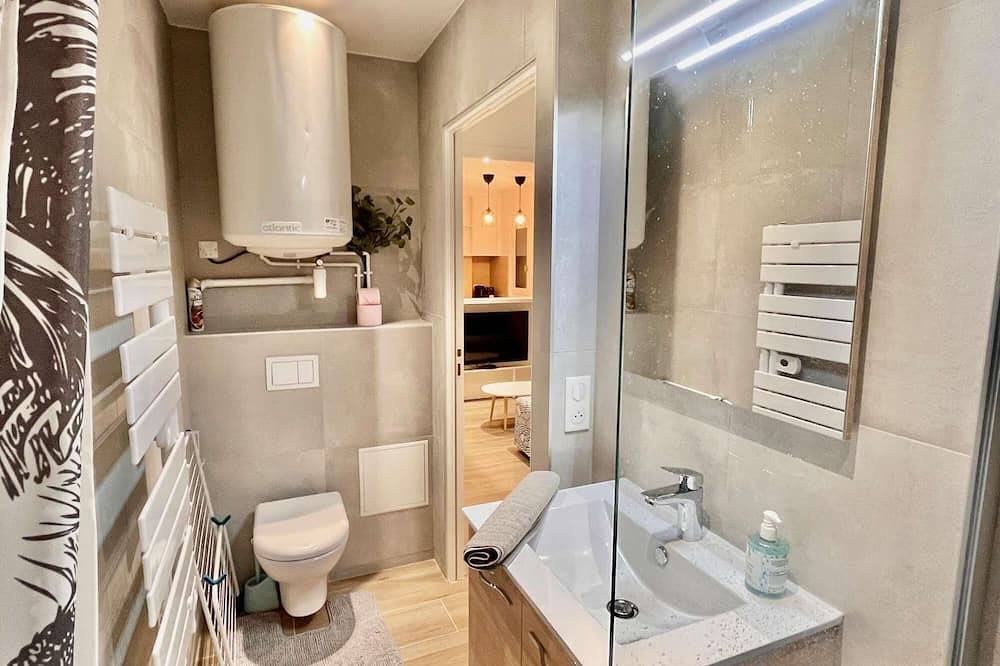 Entire apartment, Le Victor Hugo - Clichy-la-Garenne in Clichy, Hauts-de-Seine