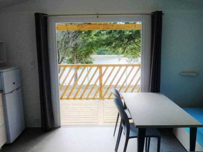 Location de vacances pour 4 personnes, avec terrasse et vue sur le lac à Champagnac-le-Vieux - 3