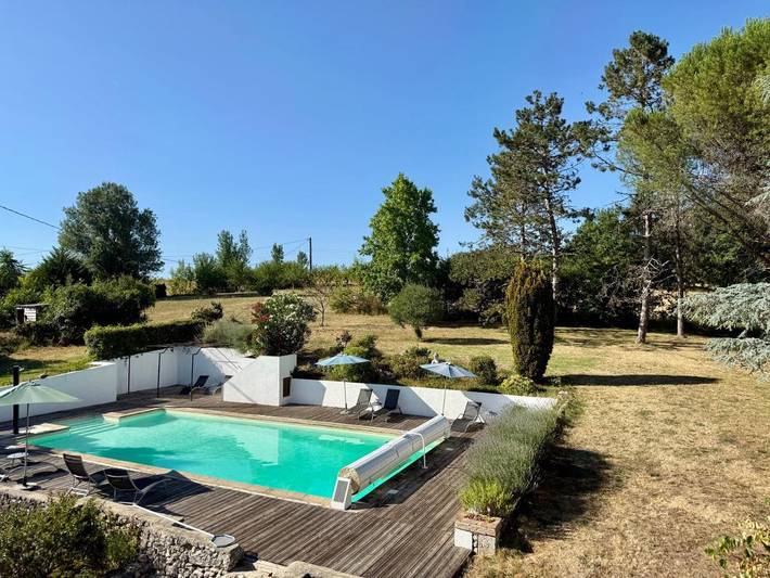 Location de vacances pour 8 personnes, avec Terrasse et Jardin ainsi que Piscine et Vue sur le lac à Monestier