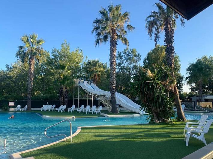 Location de vacances pour 6 personnes, avec Terrasse ainsi que Jacuzzi et Piscine dans Plages des Cabanes de Fleury - 3
