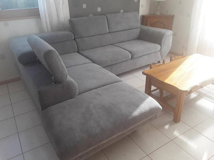 Location de vacances pour 8 personnes, avec balcon et piscine à Esboz-Brest