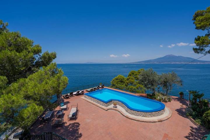 Location de vacances pour 8 personnes, avec piscine ainsi que vue et jardin, animaux acceptés à Vico Equense - 3