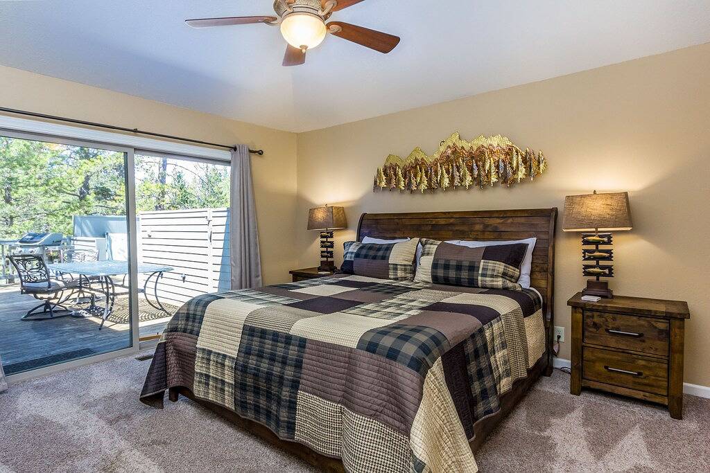 Kurzer Fußweg zum Deschutes River, voll geschlossenes Deck, Fahrräder, Whirlpool in Sunriver, Deschutes County