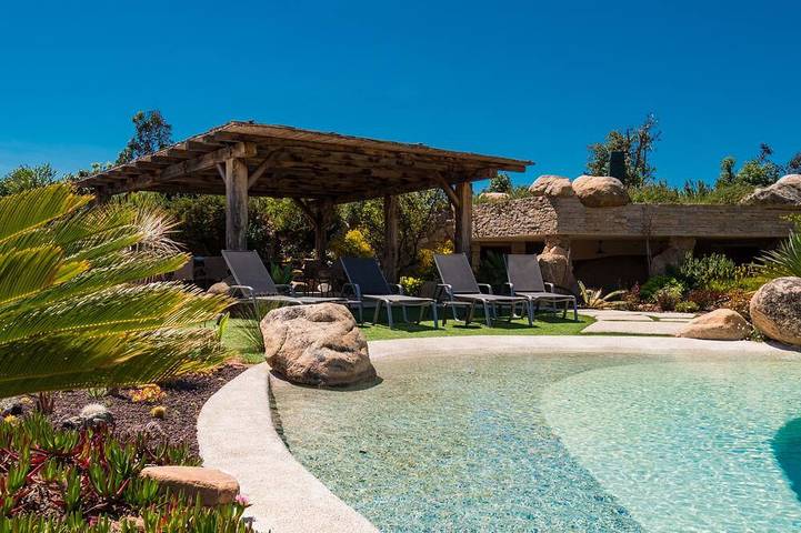 Villa pour 13 personnes, avec jardin ainsi que jacuzzi et sauna à Bonifacio