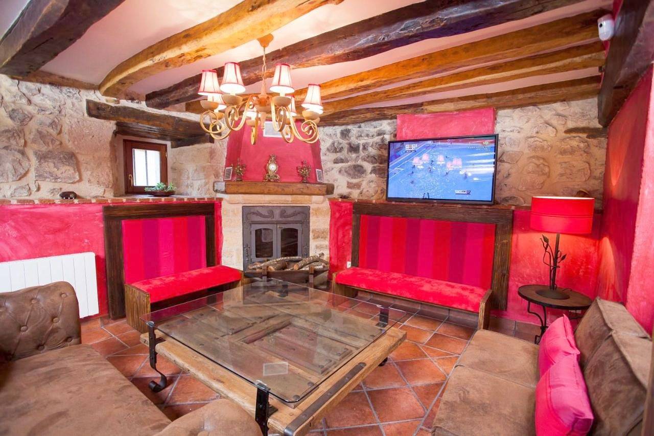 Hotel Rural La Torre de Bisjueces in Villarcayo de Merindad de Castilla la Vieja, Cordillera Cantábrica