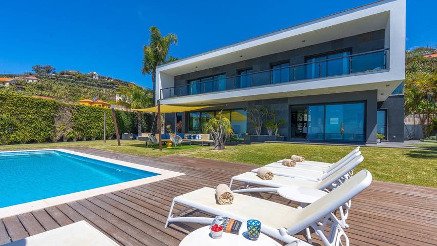 Casa de férias para 8 pessoas, com Vista para o mar e Jacuzzi e ainda Jardim and Piscina em Ponta do Sol