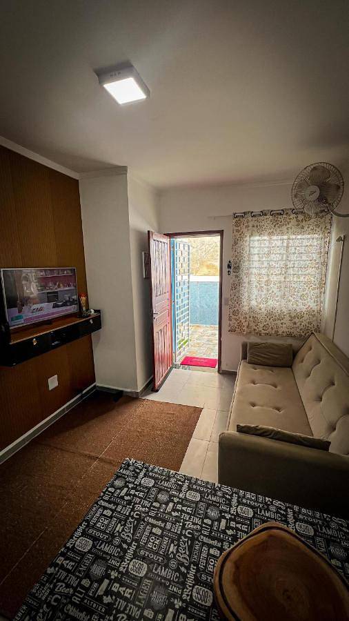 Casas e apartamentos de temporada para 6 pessoas, com terraço e piscina em Itanhaém