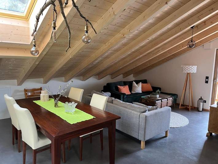 Ferienwohnung für 6 Personen, mit Balkon und Seeblick sowie Ausblick