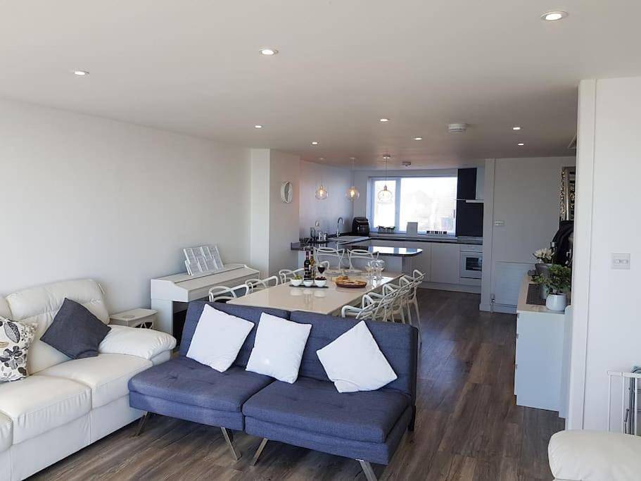 Four-Bedroom House in Hayling Island, Havant