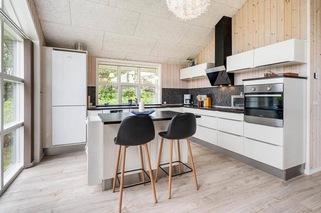 5-star luxury holiday home with hot tub and sauna, just 200 metres from the beach in Blåvand, Région de Varde