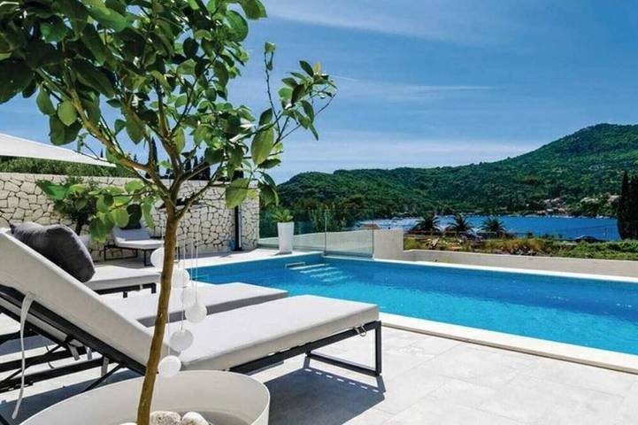 Ferienhaus für 8 Personen, mit Balkon und Garten in Zaton