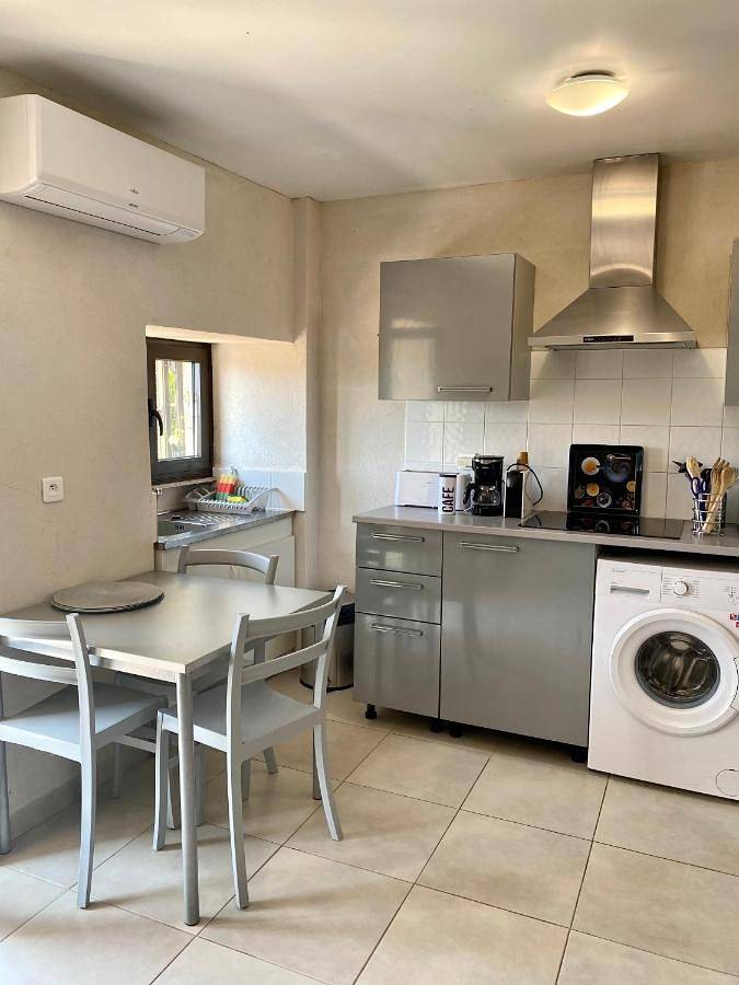Appartement entier, Studio Terrasse Vue Mer Clim Wifi Parking in Partinello, Région d'Ajaccio