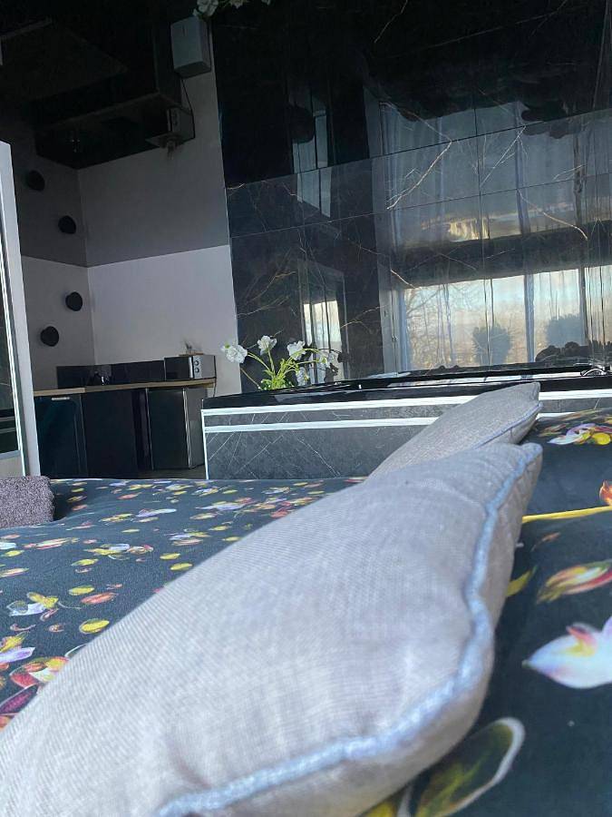 Location de vacances pour 2 personnes, avec jardin ainsi que piscine et vue à Mellecey - 3