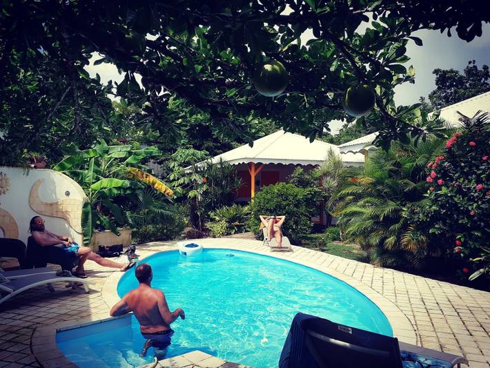 Location de vacances pour 3 personnes, avec jardin et piscine à Le Gosier - 2