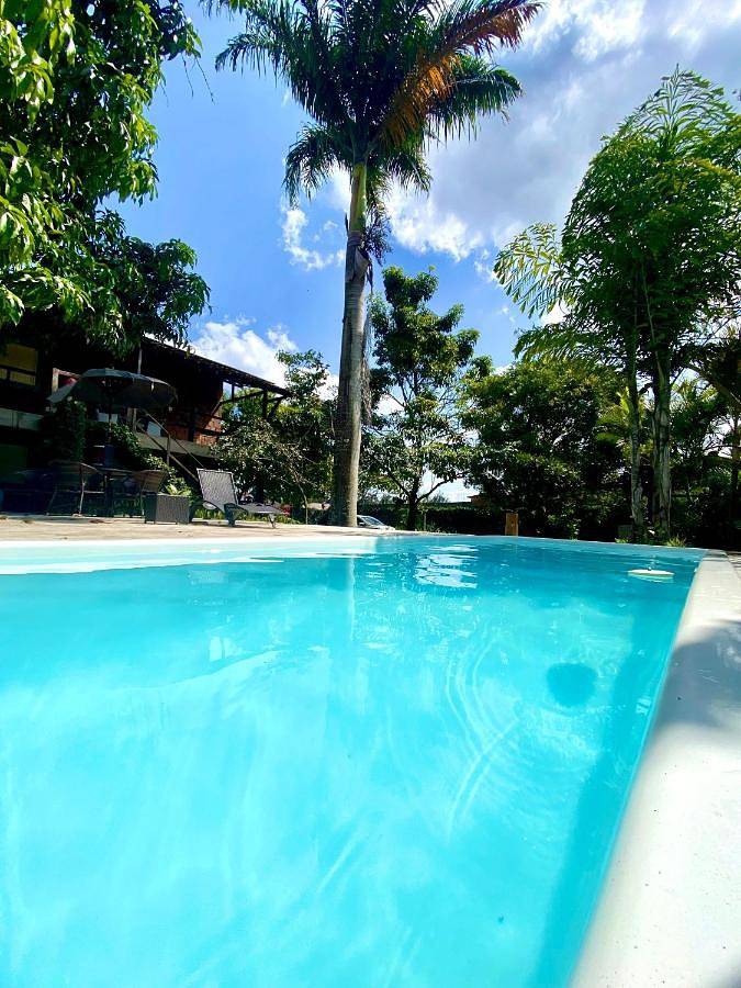 Pousadas para 2 pessoas, com balcão e jardim e ainda piscina and vista em Gravatá