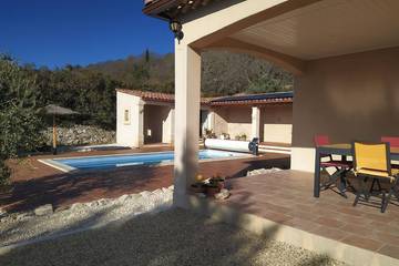 Gîte pour 6 personnes, avec jardin et terrasse à Serviers-et-Labaume