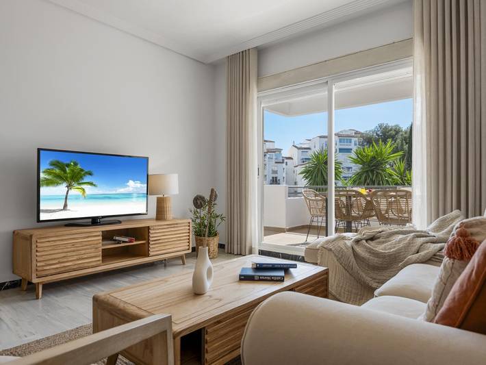 Ganze Ferienwohnung, Ferienwohnung für 4 Personen mit Pool in Medina Gardens, Marbella