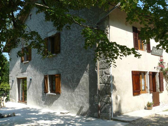 Gîte pour 6 personnes, avec sauna et terrasse à La Frasnée