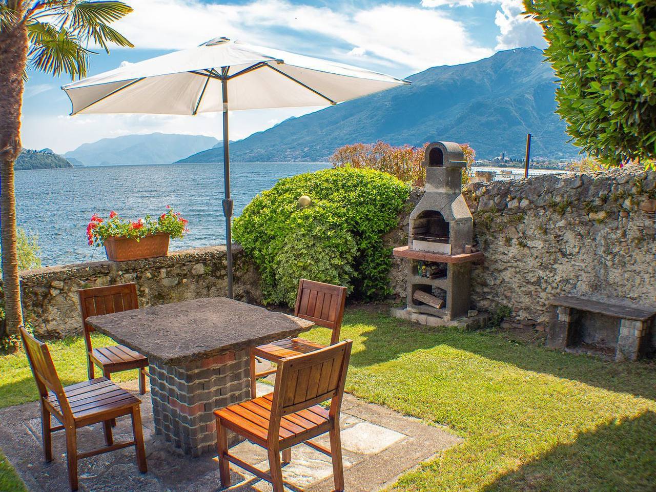 Apartamento entero, Vento Blu holiday flat directly by the lake in Domaso, Lago de Como