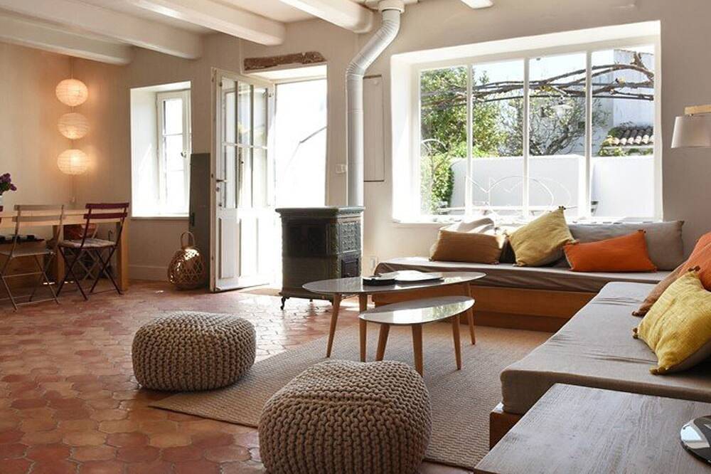 Casa con Encanto en Les Portes-en-Ré: Patio Soleado, Wifi, y Cerca de la Playa in Les Portes-en-Ré, Isla de Ré