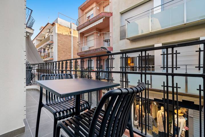 Apartamento entero, Apartamento 'Mabicarent Playa 2' con terraza privada, Wi-Fi y aire acondicionado in Platja de les Madrigueres (el Vendrell), Calafell