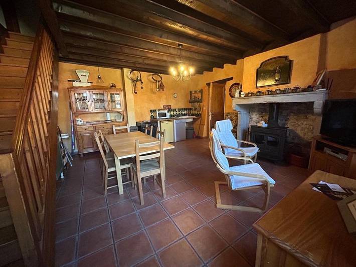 Location de vacances pour 7 personnes, avec jardin ainsi que piscine et vue à Saint-Just-Saint-Rambert - 3