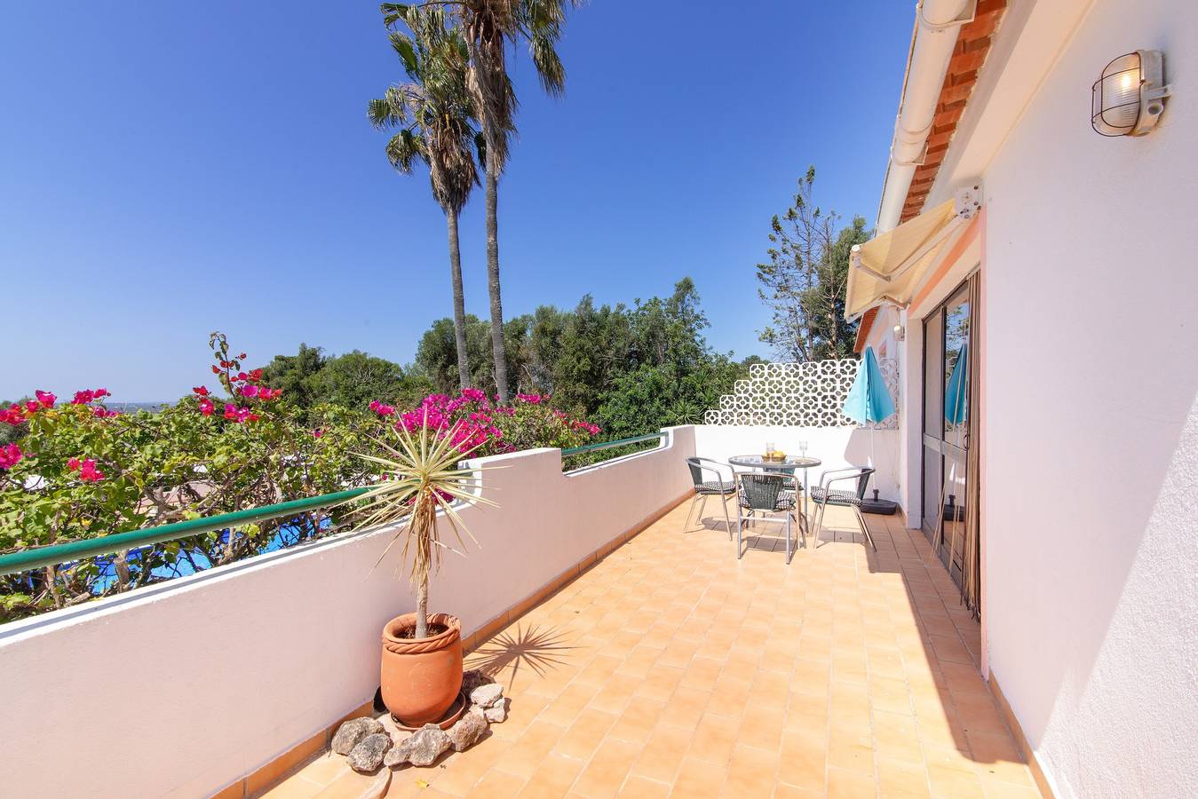 Apartamento inteiro, Apartamento 'One Bedroom 1' com Piscina Partilhada, Wi-Fi e Ar Condicionado in São Bartolomeu de Messines, Distrito de Faro