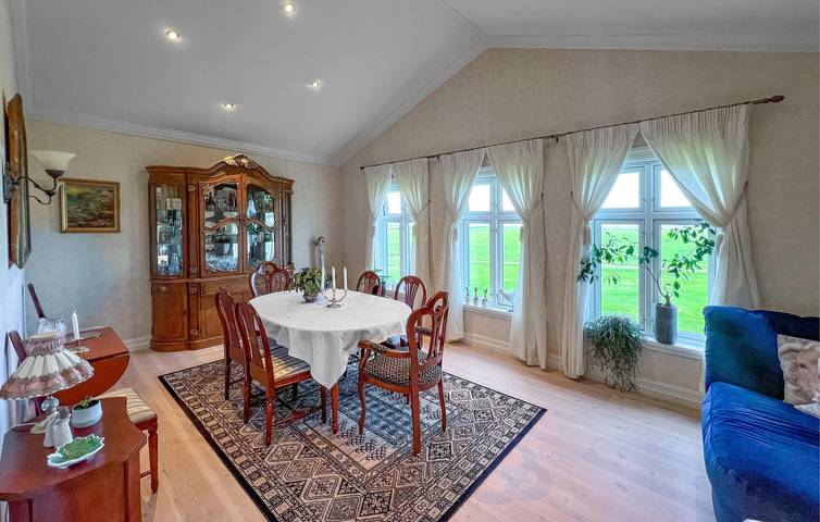 Ferienhaus für 12 Personen mit Garten in Klepp