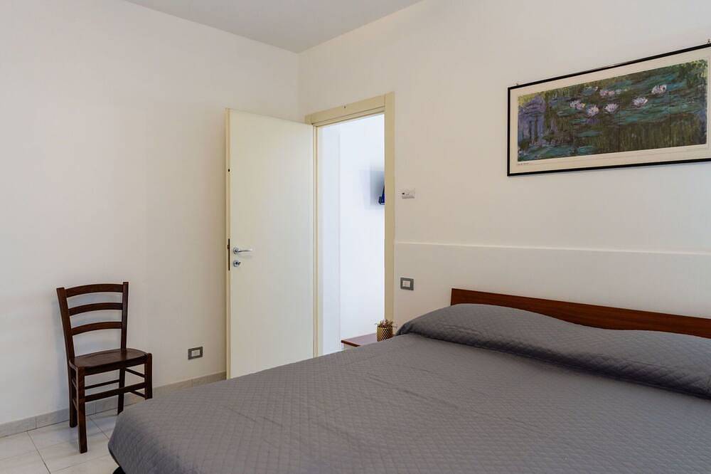 Stunning  villa for 4 people with Wifi, Tv and pets allowed in Taggia (City), Taggia