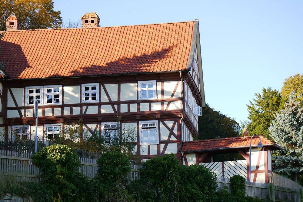 Ganze Wohnung, 125m² Ferienwohnung unterhalb des Schlosses, mit Blick über das Harzvorland in Blankenburg, Harzvorland