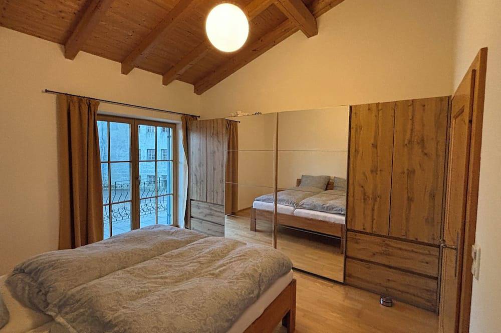 Ganze Wohnung, Helle, gemütliche Ferienwohnung mit Balkon, 70qm in Tittmoning, Rupertiwinkel