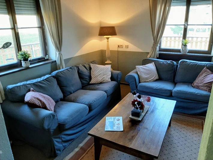 Location de vacances pour 21 personnes, avec vue ainsi que terrasse et jardin à Fiss - 3