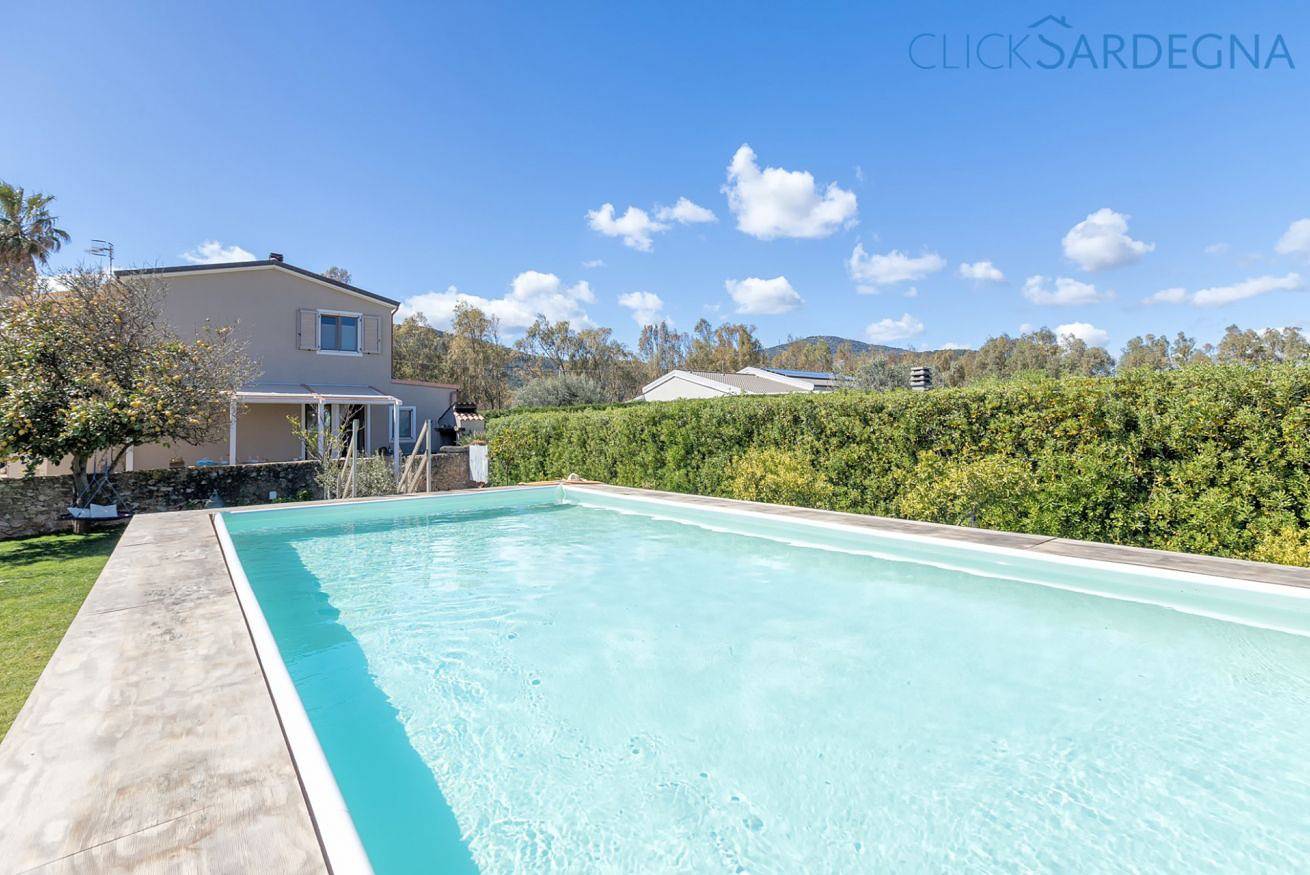 Villa Dei Limoni a ridosso della spiaggia, con piscina esclusiva in Alghero, Provincia di Sassari