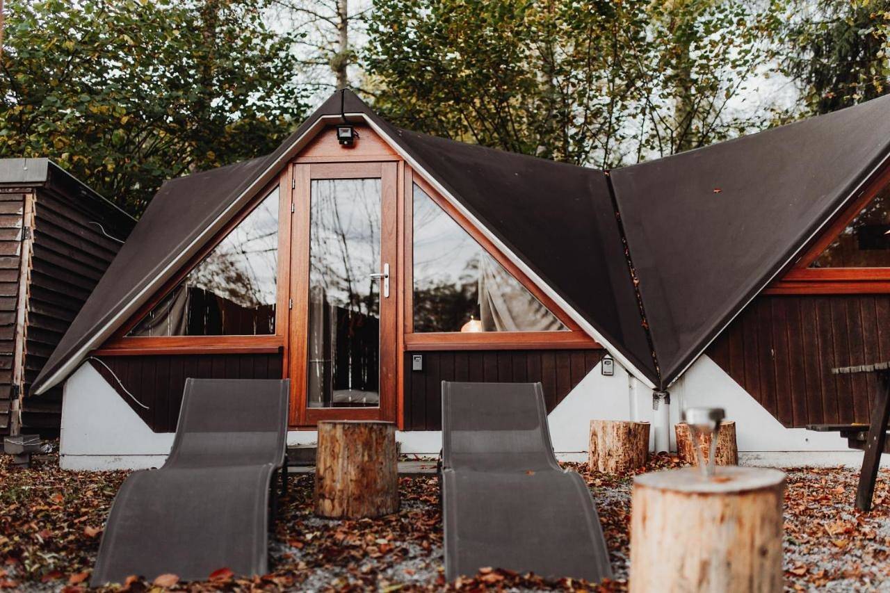 Chalet Tropical avec bain à bulles - In the Woods in Gesves, Région de Namur
