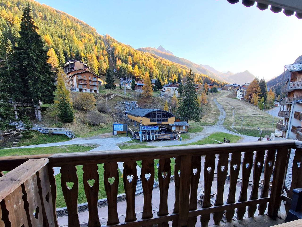 Studio entier, Studio cosy 4 pers, sud, au cœur d'une station proche pistes et commerces, Modane in Valfréjus, Modane