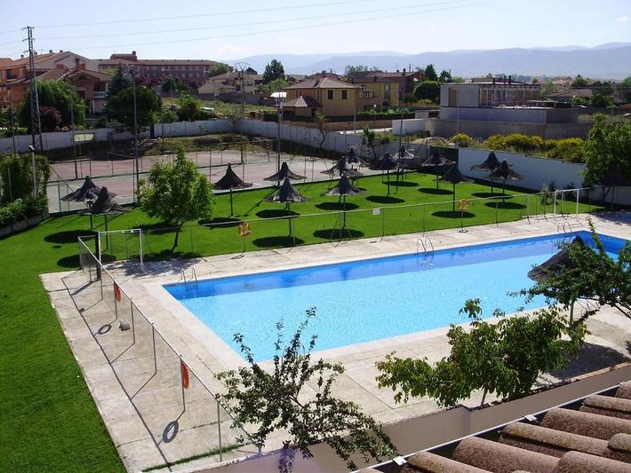 Hotel para 2 personas, con jardín y piscina - 1