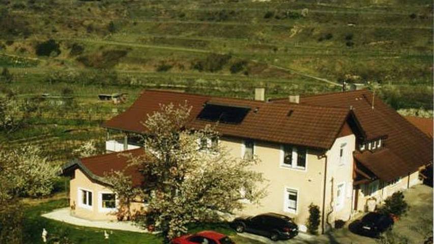 Ferienwohnung für 2 Personen, mit Ausblick und Garten sowie Balkon - 1