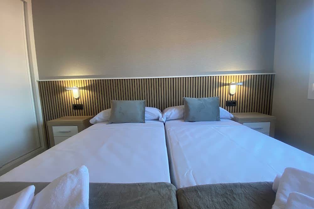 Entire apartment, Adeline, Brand New Three-Bedroom Apartment With Garage Space in Caldas de Reis, Pontevedra Province