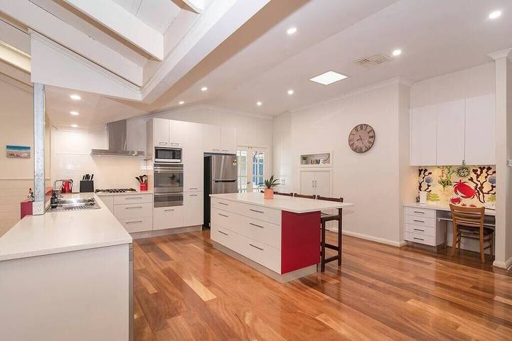 Holiday home for 8 people, with garden, with pets in Busselton