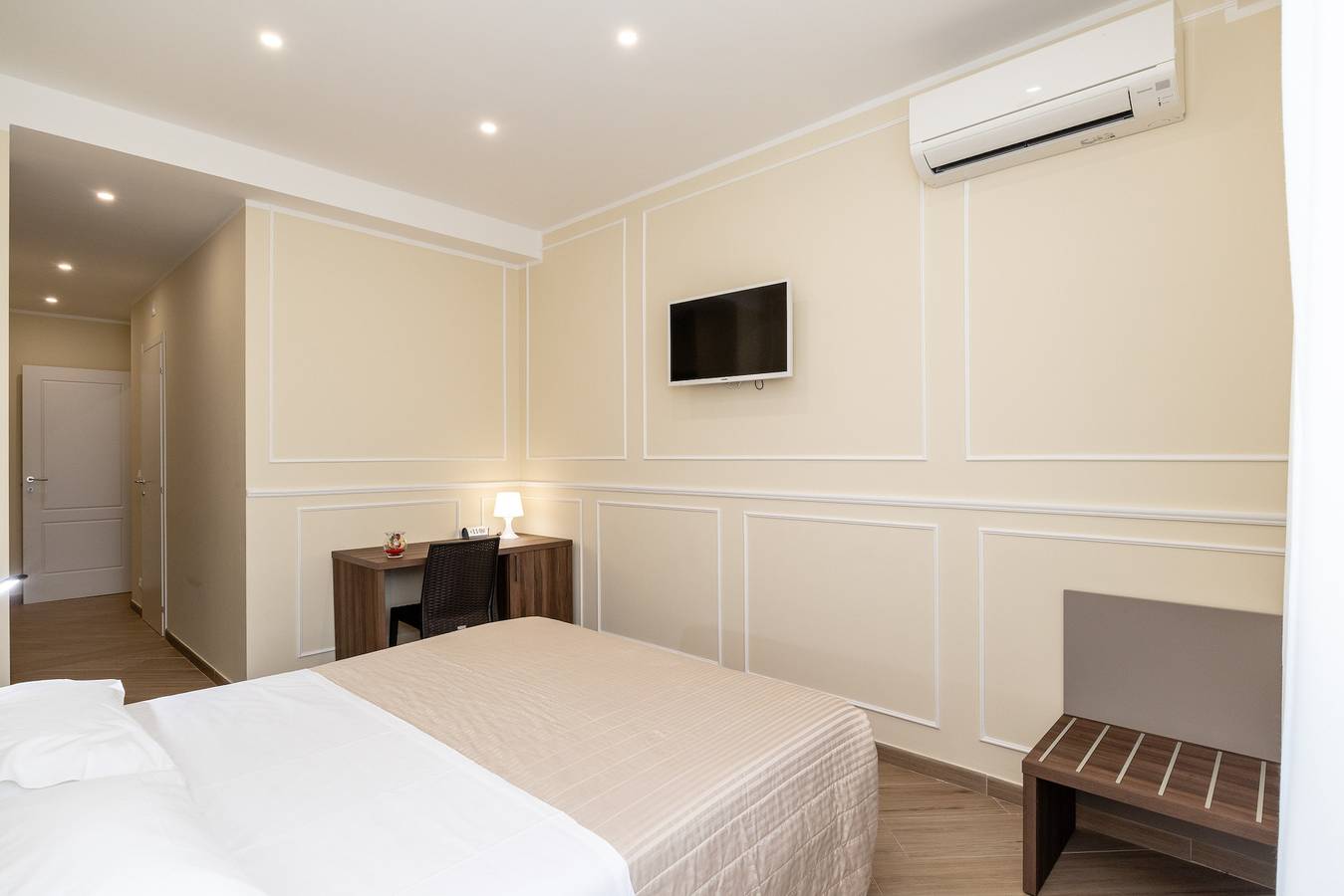 Entire vacation apartment, Scaligero Rooms 3 - Rigoletto in Centro Storico di Verona, Verona