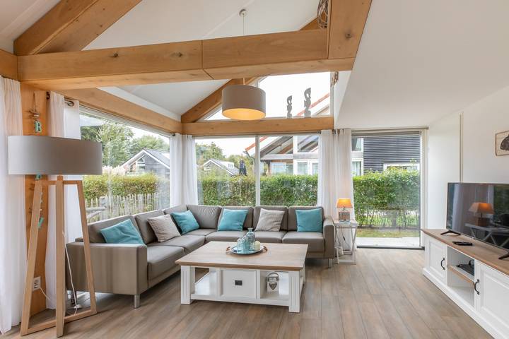 Ferienhaus für 6 Personen, mit Balkon/Terrasse und Terrasse sowie Garten in Renesse
