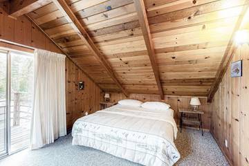 Log Cabin for 8 Guests in Bass Lake, Madera County, Picture 4