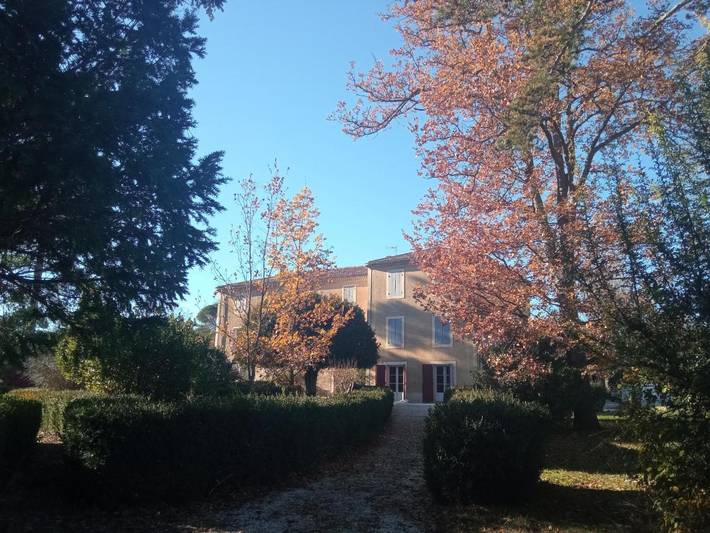 Chambre d’hôte pour 2 personnes, avec vue ainsi que piscine et jardin à Rognes - 4